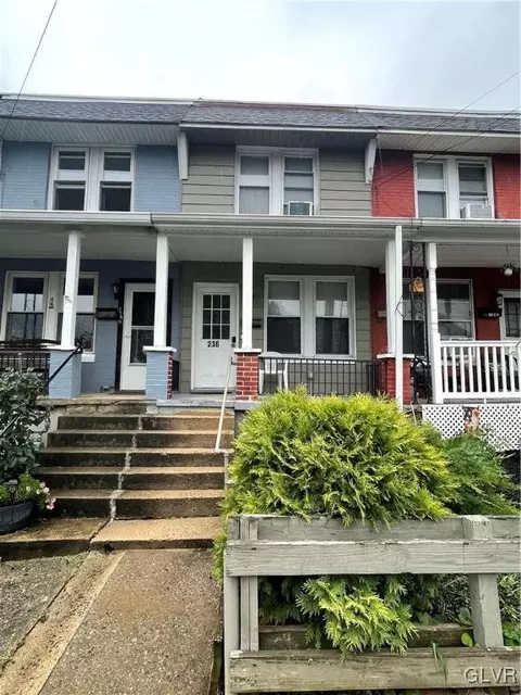 236 Clearfield St, Freemansburg, PA 18017