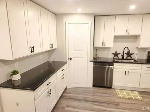 430 E Garrison St, Bethlehem, PA 18018 photo 3