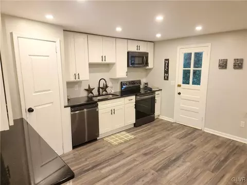 430 E Garrison St, Bethlehem, PA 18018 photo 4