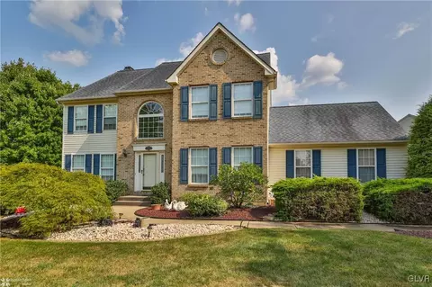 6175 Sauterne Dr, Macungie, PA 18062