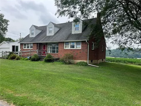4952 Hoffmansville Rd, South Whitehall Twp, PA 18069