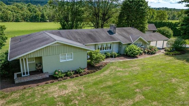864 Lizard Creek Rd, Andreas, PA 18211
