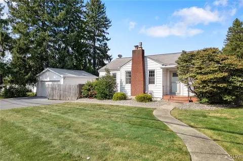 4717 Lanark Rd, Saucon Twp, PA 18034
