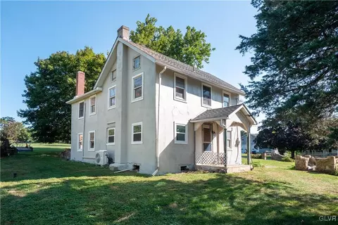 7702 Tumblebrook Rd, Coopersburg, PA 18036