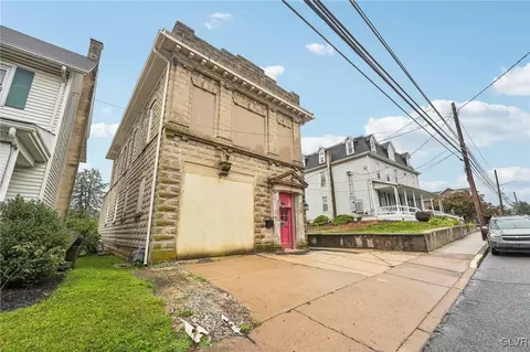 2494 Main St, Bethlehem, PA 18017 photo 2