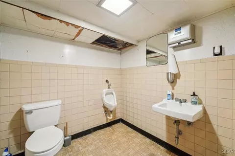2494 Main St, Bethlehem, PA 18017 photo 31