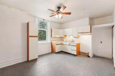 2494 Main St, Bethlehem, PA 18017 photo 8