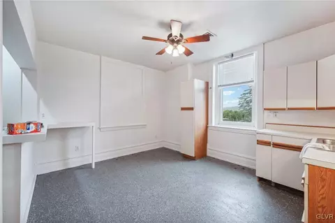 2494 Main St, Bethlehem, PA 18017 photo 9
