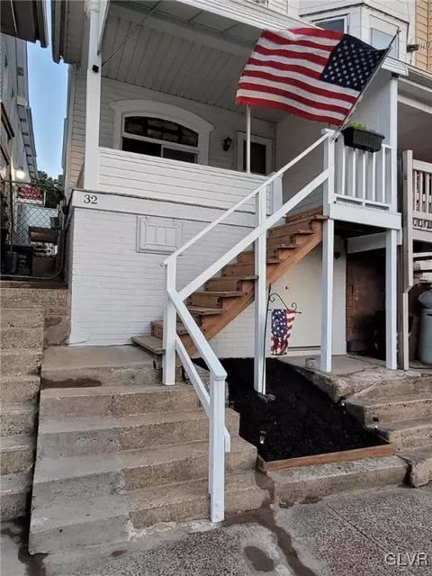 32 E Abbott St, Lansford, PA 18232