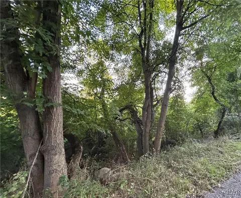 105 Sandy Shore Dr, Mt Bethel Twp, PA 18343