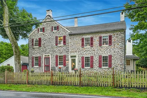 672 Old Bethlehem Rd, Quakertown, PA 18951