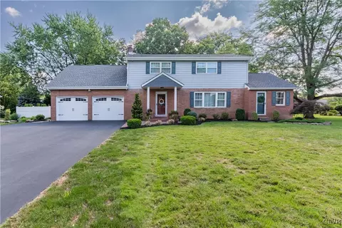 3620 Stephen Crane Ln, Bethlehem, PA 18017