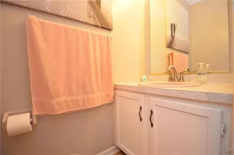 609 Main St, Bethlehem, PA 18018 photo 9