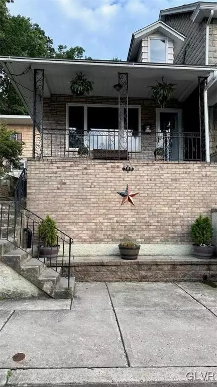 702 Arlington St, Tamaqua, PA 18252