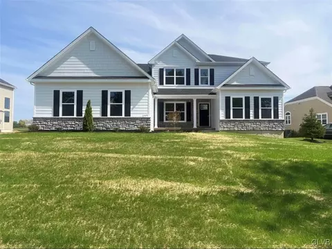 2693 Hollow View Dr #16, Forks Twp, PA 18040
