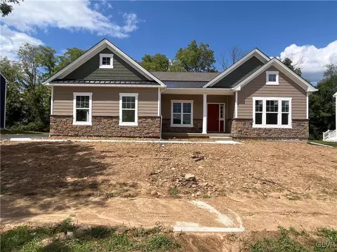 948 Fairway Dr #31, Forks Twp, PA 18040