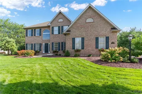 6709 Sauterne Dr, Macungie, PA 18062