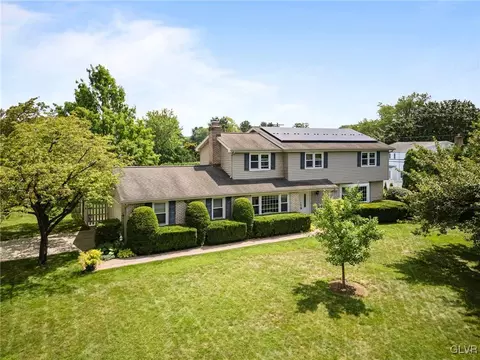 1255 Stark Rd, Bethlehem, PA 18017