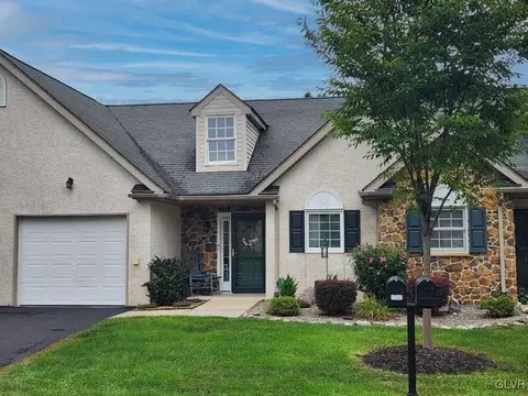 1545 Harvest Dr W, Forks Twp, PA 18040