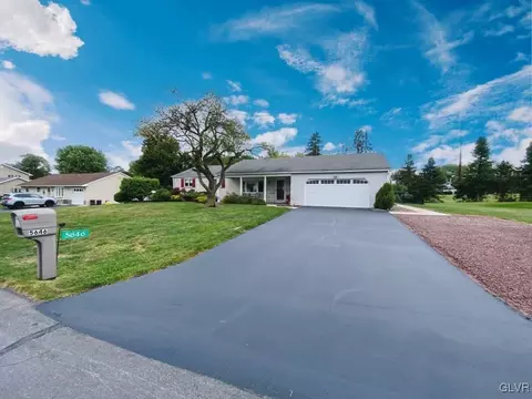 5646 Mohawk Dr, Bethlehem, PA 18017 photo 2