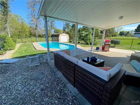 5646 Mohawk Dr, Bethlehem, PA 18017 photo 35