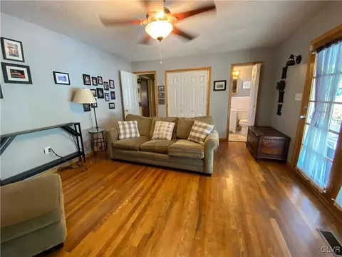 5646 Mohawk Dr, Bethlehem, PA 18017 photo 16