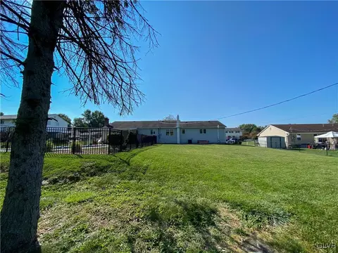 5646 Mohawk Dr, Bethlehem, PA 18017 photo 41
