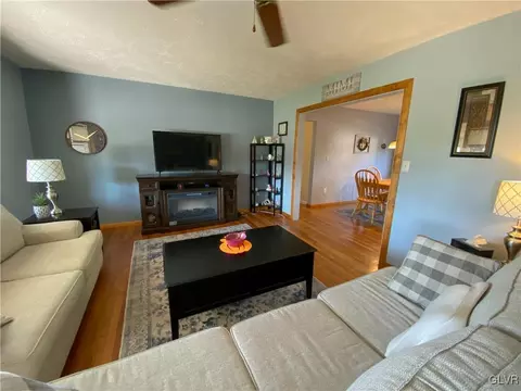 5646 Mohawk Dr, Bethlehem, PA 18017 photo 9