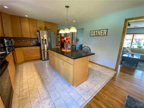 5646 Mohawk Dr, Bethlehem, PA 18017 photo 15