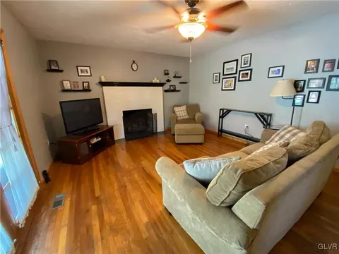 5646 Mohawk Dr, Bethlehem, PA 18017 photo 17