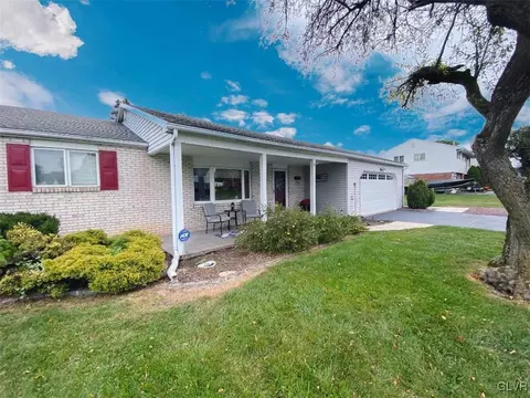 5646 Mohawk Dr, Bethlehem, PA 18017 photo 4