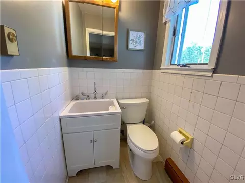5646 Mohawk Dr, Bethlehem, PA 18017 photo 19