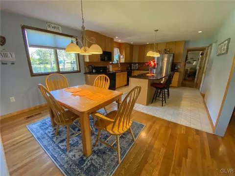 5646 Mohawk Dr, Bethlehem, PA 18017 photo 13