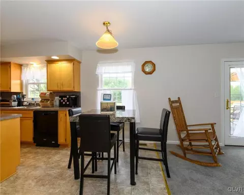 2534 Williams Rd, Bath, PA 18014 photo 13