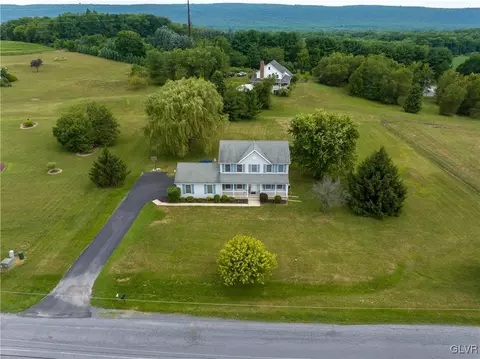 2534 Williams Rd, Bath, PA 18014 photo 3