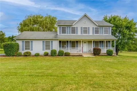 2534 Williams Rd, Bath, PA 18014 photo 2