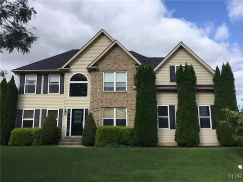 1426 Wagon Wheel Dr, Forks Twp, PA 18040
