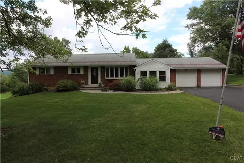 4677 Chestnut Hill Rd, Saucon Twp, PA 18034