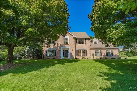 8467 Cliff Forest St, Fogelsville, PA 18051