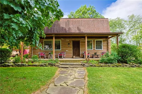 5712 Paradise Rd, Slatington, PA 18080