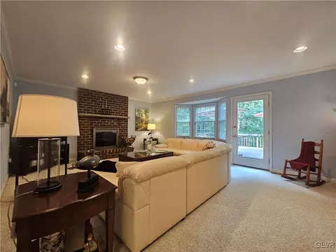 170 Pine Manor Dr, Hellertown, PA 18055 photo 20