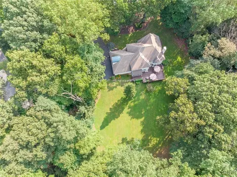 170 Pine Manor Dr, Hellertown, PA 18055 photo 46