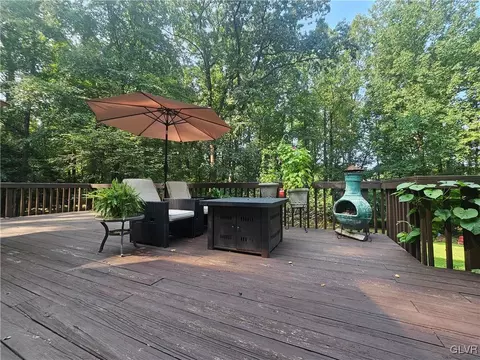 170 Pine Manor Dr, Hellertown, PA 18055 photo 11