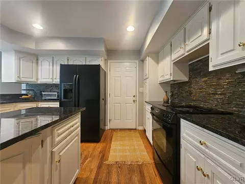 170 Pine Manor Dr, Hellertown, PA 18055 photo 16