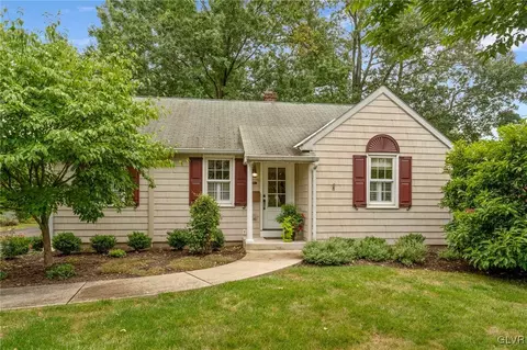 805 N 5th St, Perkasie, PA 18944