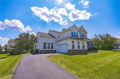 5234 High Vista Dr, South Whitehall Twp, PA 18069