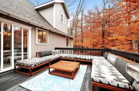1182 Aurora Ter, Coolbaugh Twp, PA 18466