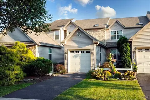 3063 Village Dr, Saucon Twp, PA 18034
