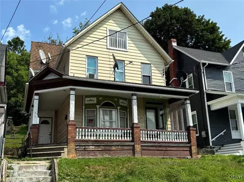 259 S Main St, Bangor, PA 18013