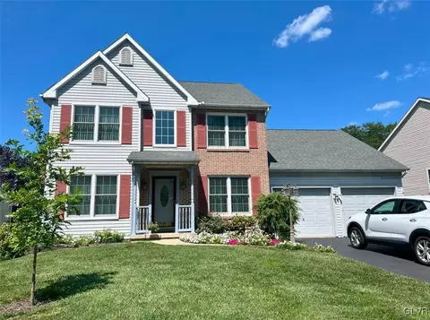 5541 Karen Dr, Bethlehem, PA 18017